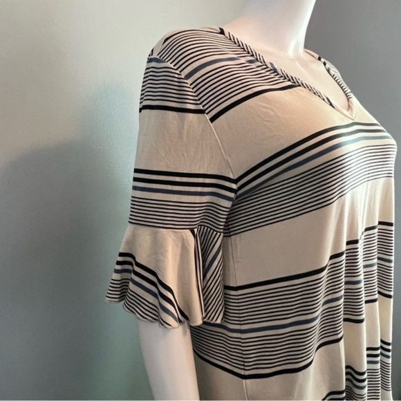 Chaser New Cream Blue Striped Ruffle Sleeve Top Size M - Picture 3 of 5